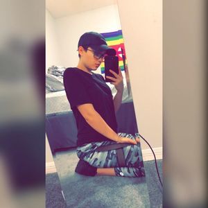 Meet your Posher, Olivia